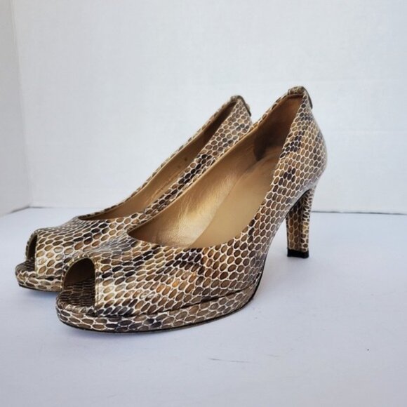 Stuart Weitzman Patent Pump Snake Print Neutral Size 6 - Picture 5 of 16